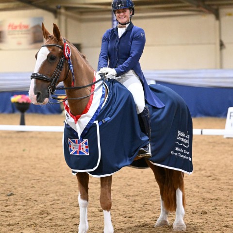Forces Equine Riders Shine: Sally Walker and Wilton Wood Blaze Crowned 2025 Middle Tour Silver Champions